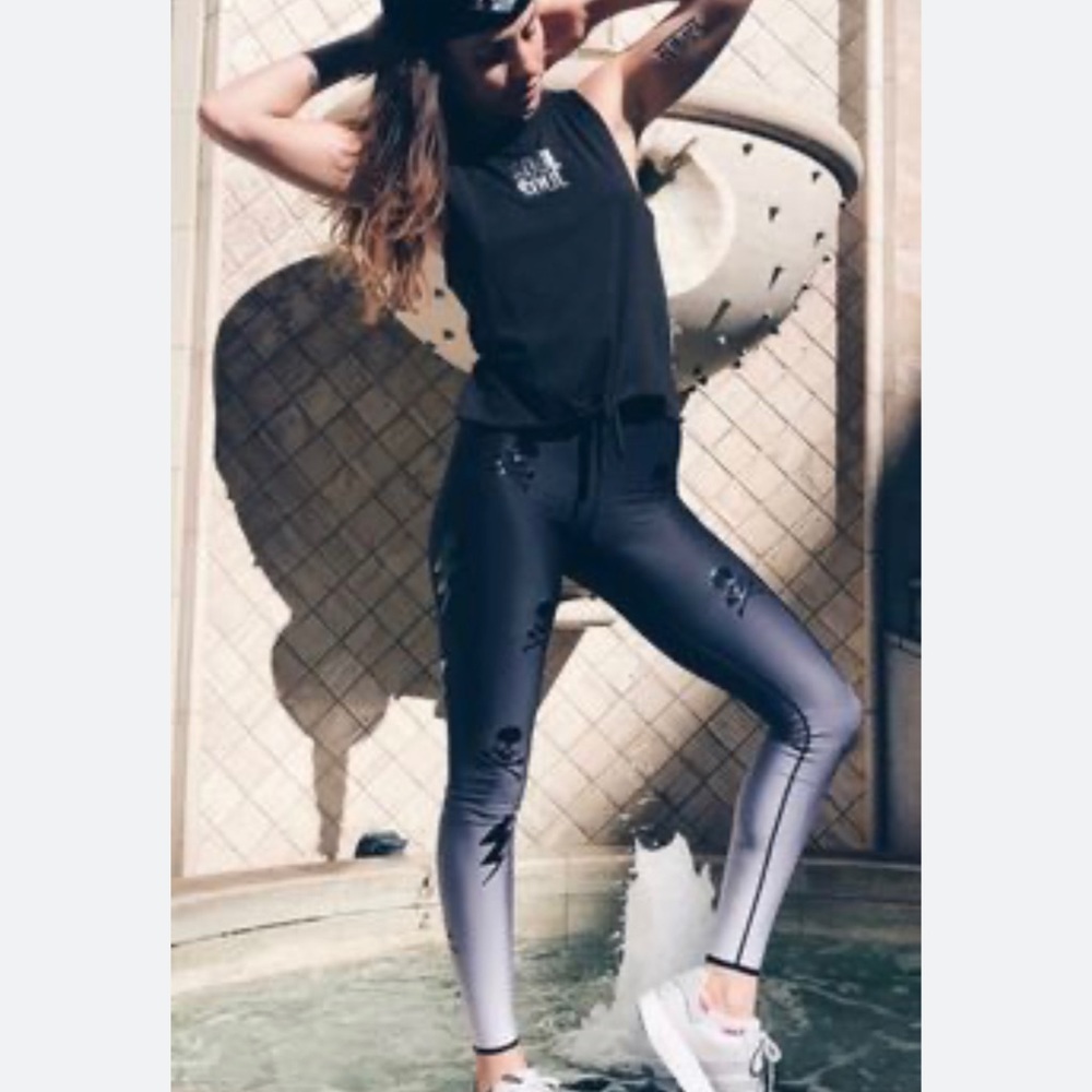 Ultracor luxe soulcycle ombré skull lightening bolt leggings M